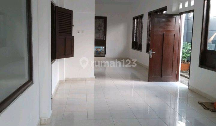 Rumah Kontrakan Bagus Pinggir Jalan Cocok Untuk Kantor 1