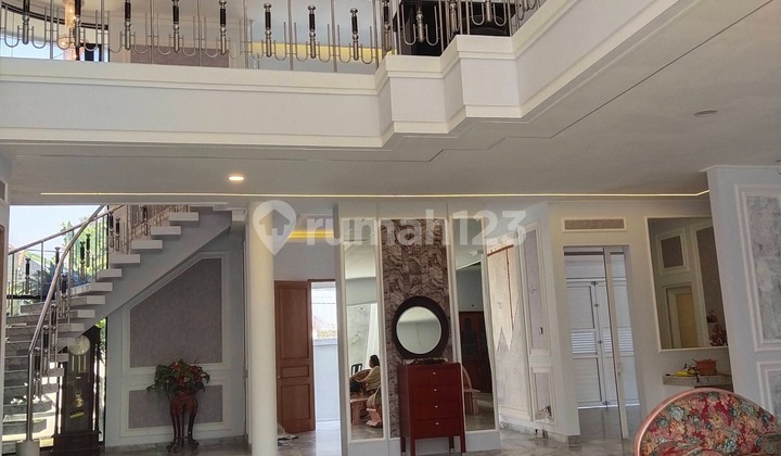 Rumah Mewah Gaya Classic American Siap Huni Denpasar Bali Lokasi Bebas Banjir 2