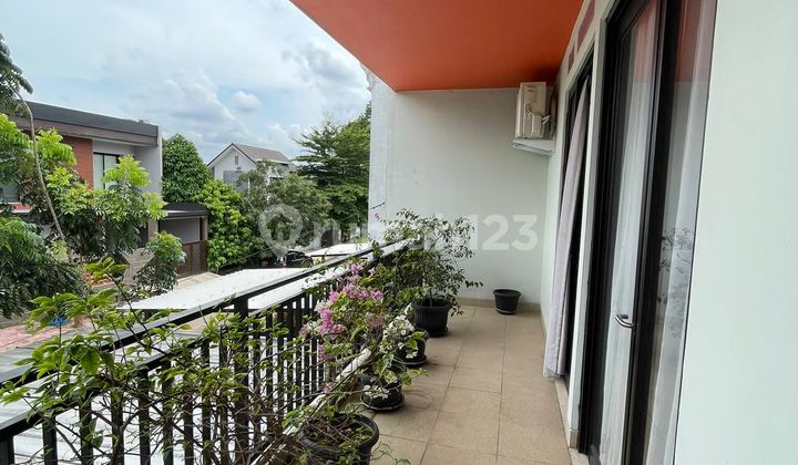 RUMAH MANDIRI SIAP HUNI RAPI BERSIH DEKAT STASIUN KAI DI KENCANA LOKA 2