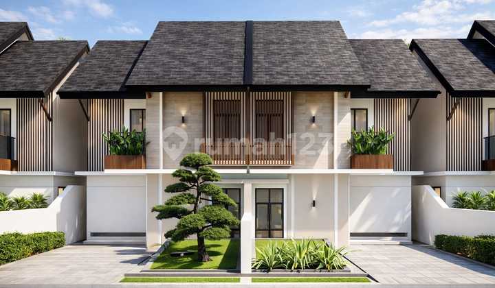 2-Story Tropical House with Swimming Pool Near UGM