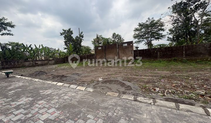 New 2-Story House Near UGM on Jl Kaliurang KM 9 Inside Complex 2
