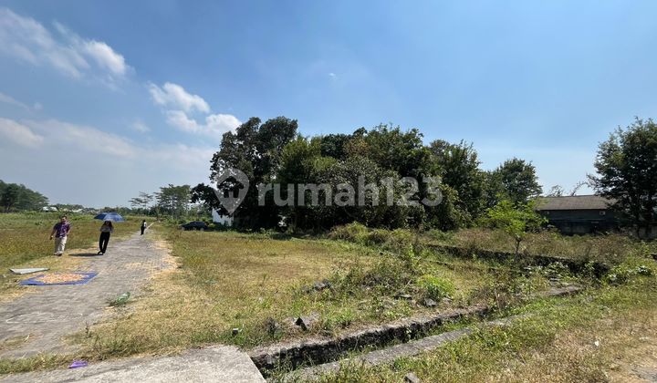 Two-Storey Tropical House Near UII Kaliurang Within a Cluster 2