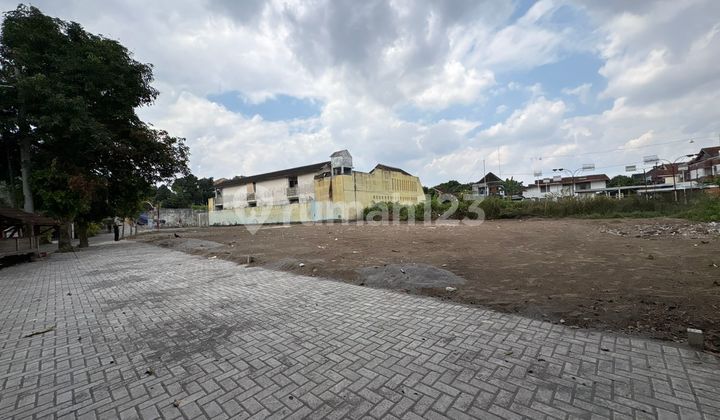 UGM Area, Jl. Kaliurang km 4, ready-to-build exclusive boarding house. UGM Area, Jl. Kaliurang km 4, ready-to-build exclusive boarding house.