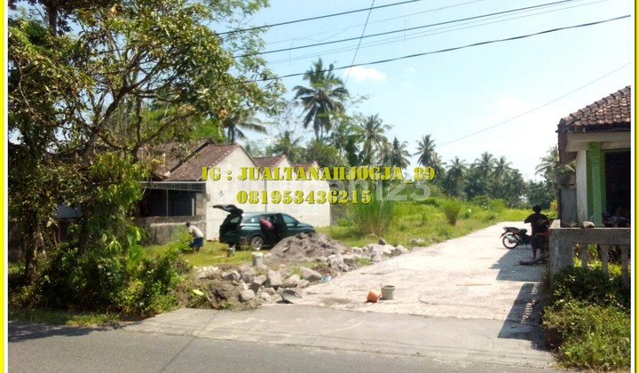 Near Sleman Regional Hospital, a house for 427 million in a one-gate complex. Near Sleman Regional Hospital, a house for 427 million in a one-gate complex.