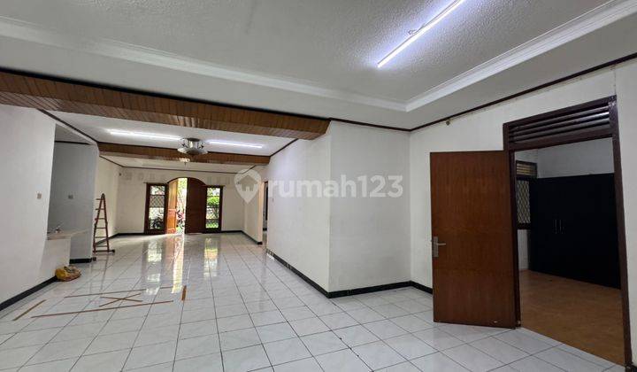 Rumah Sewa Bisa Untuk Silent Office Di Kebayoran Baru