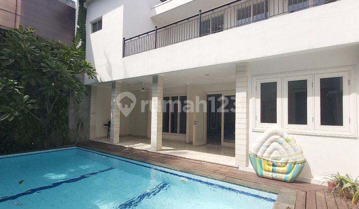 Rumah di Pondok Indah Dekat ke Jis 2