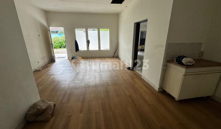 House in Kebayoran Baru near MRT Blok M, can be used for Office.