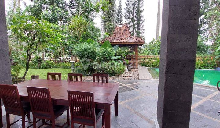 Cozy Furnished House with Golf Field View in Pondok Indah