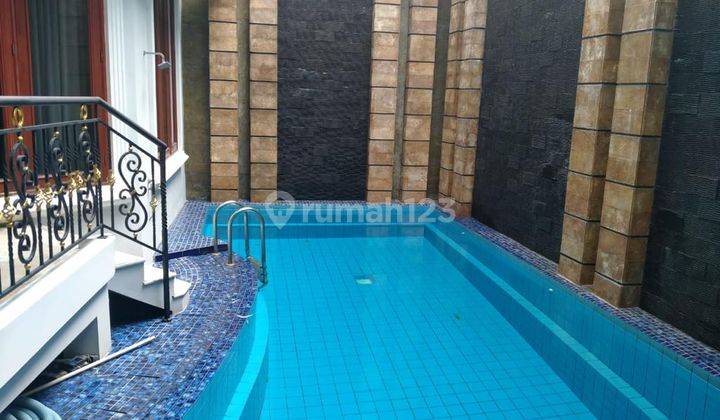 Spacious House in Pondok Indah 1