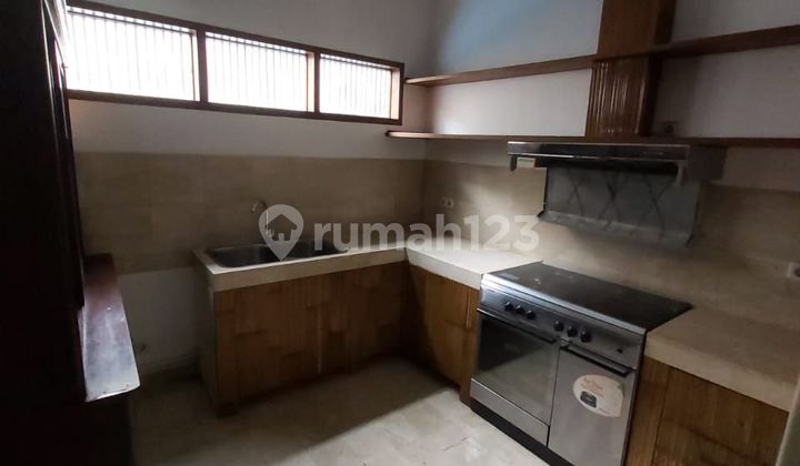 Rumah disewa di Kemang 2