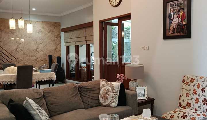 Rumah Dalam Cluster Kencana Loka di BSD Tangsel