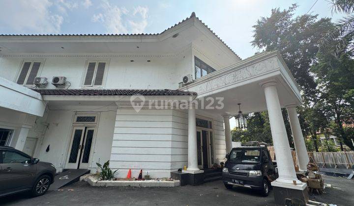 Rumah Sewa Di Senopati Area Bisa Untuk Klinik / Resto