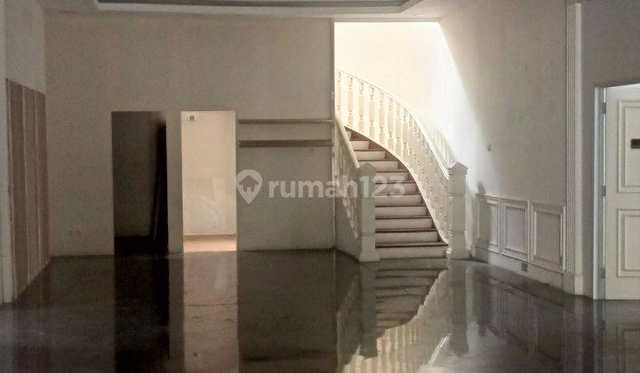 Rumah Sewa Di Senopati Area Bisa Untuk Klinik / Resto