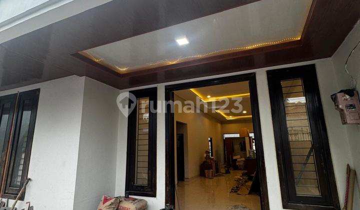 Rumah Totally Renovasi di Kemang Lokasi Premium Bebas Banjir 2