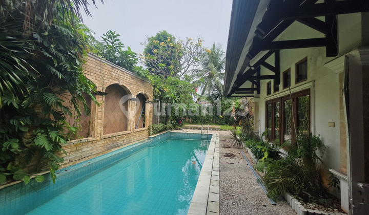 House for Rent, Can Be Used for Office in Kebayoran Baru