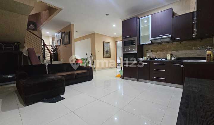 House in Pondok Indah, Walking Distance to Pim Mall