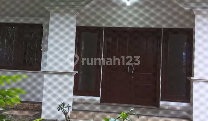 Serene House in a Quiet Neighborhood in Pondok Indah