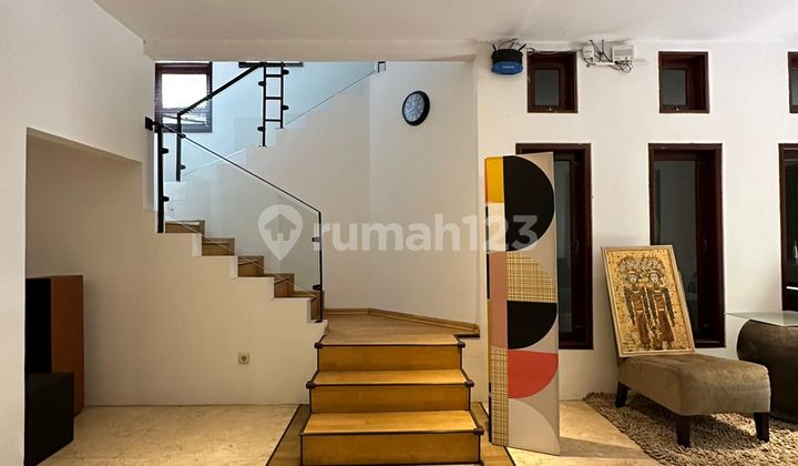 Prime area Menteng Rumah Asri dan nyaman siap huni dekat ke Sarinah. 2
