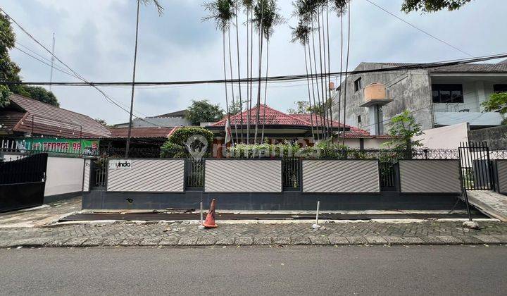 Dijual Rumah Hitung Tanah di Barito Kebayoran Baru Dekat MRT Blok M – Cocok Kantor Atau Rumah Kost 1