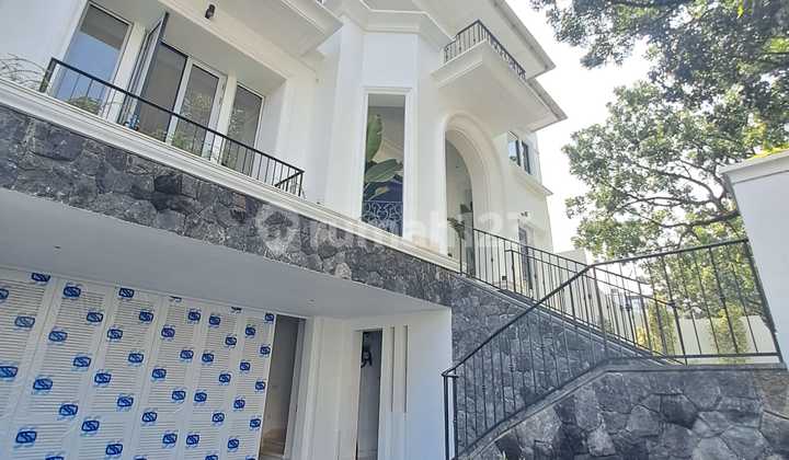 For Sale New Luxury House in Kebayoran Baru Area, Panglima Polim - Bedrooms Below