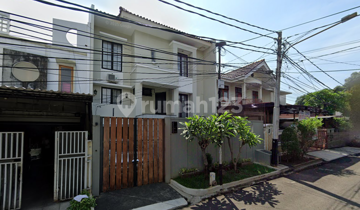 For Sale 3-Story House in Pondok Indah – Near TB Simatupang Toll Road, Corner Position
