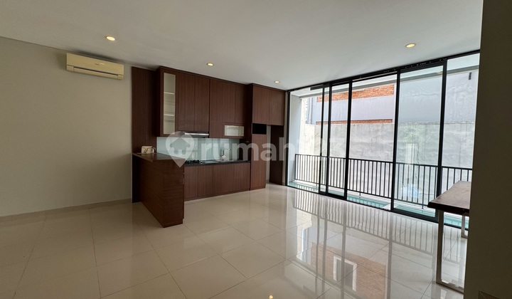 Harga Murah, Rumah Siap Huni, Rapi, 3 Lantai, Ada Pool, Dekat Gatot Subroto, Dalam Komplek Harga Murah, Rumah Siap Huni, Rapi, 3 Lantai, Ada Pool, Dekat Gatot Subroto, Dalam Komplek