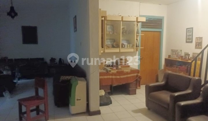 Dekat GBK & Permata Hijau! Rumah 2 Lantai 5KT, Cocok Bangun Kost/Ruko! 2
