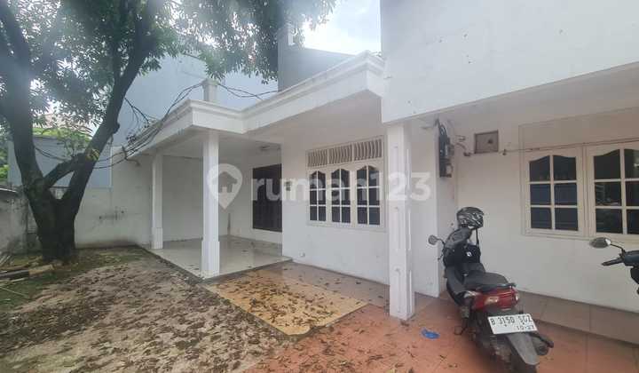 Dijual Rumah Murah di Kebayoran Baru – Hitung Tanah, Dekat SCBD, Lingkungan Tenang Dijual Rumah Murah di Kebayoran Baru – Hitung Tanah, Dekat SCBD, Lingkungan Tenang