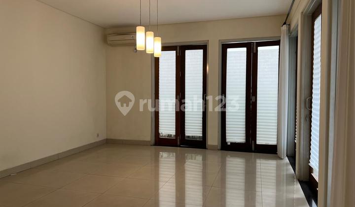 Kuningan Skyline View from the Rooftop! Luxurious 2-Story House Only $3,700/Month Kuningan Skyline View from the Rooftop! Luxurious 2-Story House Only $3,700/Month