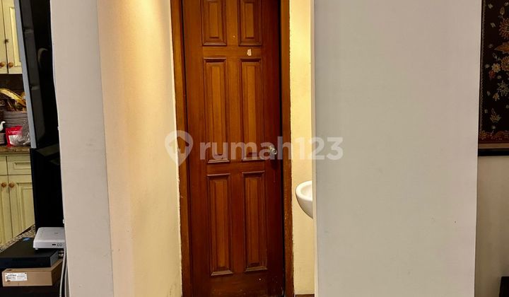 Quick Sale House Near PIM Pondok Indah – 2 Floors, Garden, Front Yard 2
