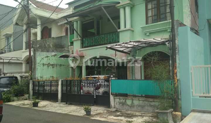 Rumah 2 Lantai di Pejompongan, Luas 165 m2, Lokasi Strategis Rumah 2 Lantai di Pejompongan, Luas 165 m2, Lokasi Strategis