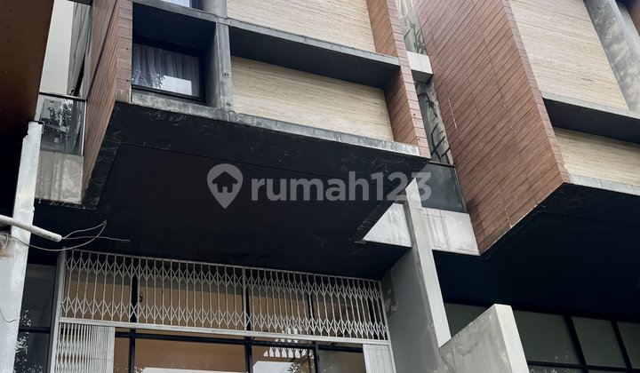 4-Storey Shophouse Semi Furnished Luxury Interior – Directly Facing Main Road 2