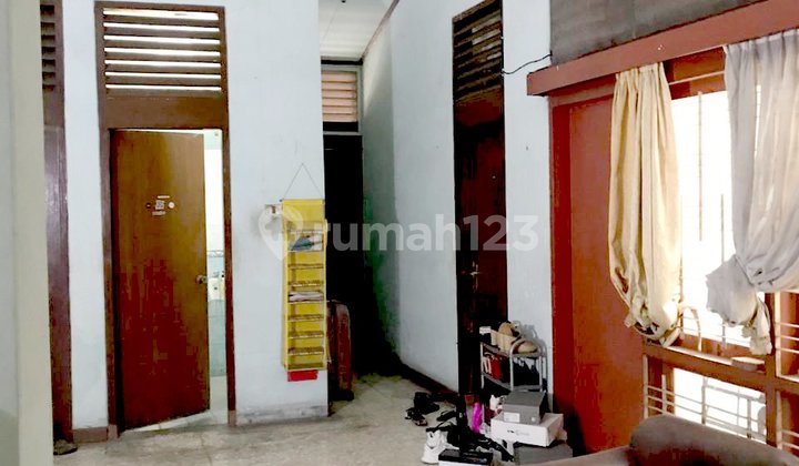 House in Pejompongan, Road Access Fits 3 Cars, Near BPK Building 2