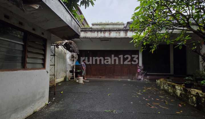 Area Selong! Rumah Lama Hitung Tanah. Hadap Timur! Nego