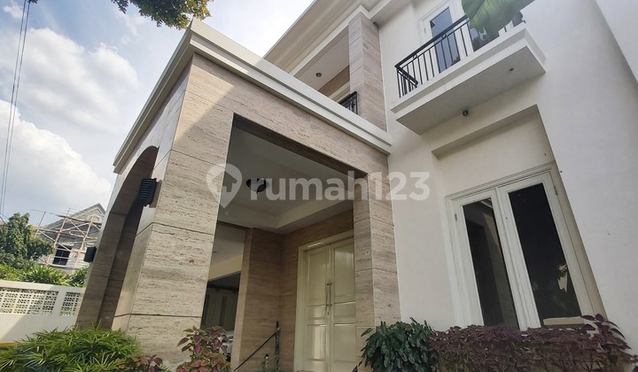 Rumah Sewa Pondok Indah - Lux, 2,5 lantai, Ada Pool, area Alam Asri