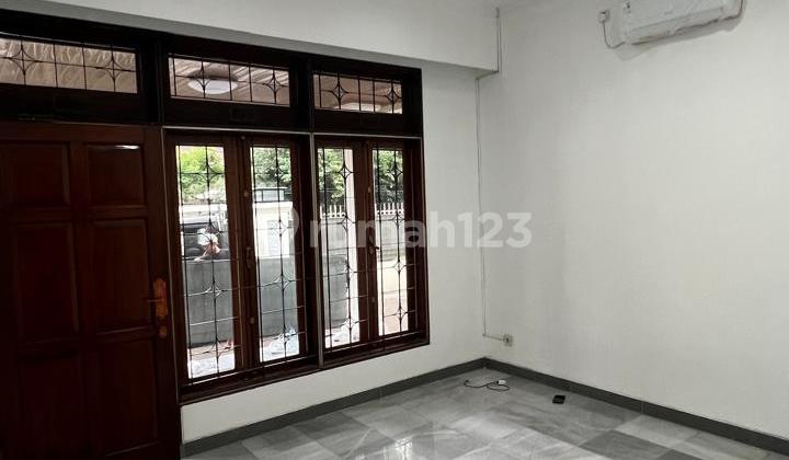 Sewa Rumah di Area Senopati Kebayoran Baru - 1 Lantai, bisa untuk Kantor, Siap Huni! 2
