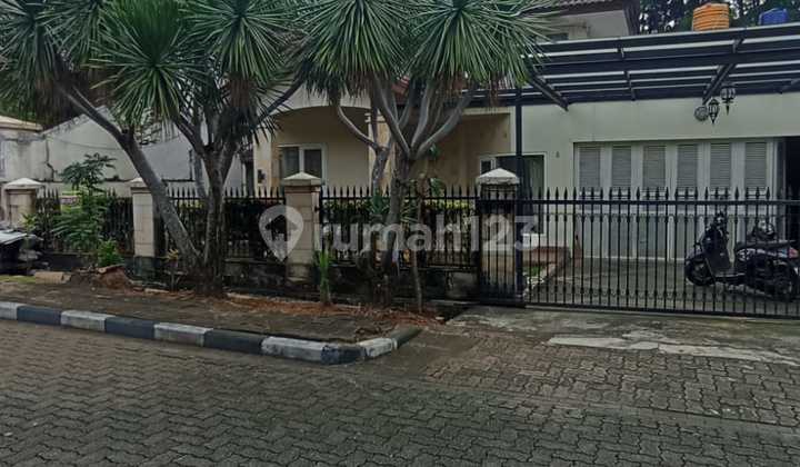 Jual Rumah di Villa Cinere Mas-2 Lantai, Pekarangan Luas, Taman Belakang Hadap Hutan Pinus Jual Rumah di Villa Cinere Mas-2 Lantai, Pekarangan Luas, Taman Belakang Hadap Hutan Pinus