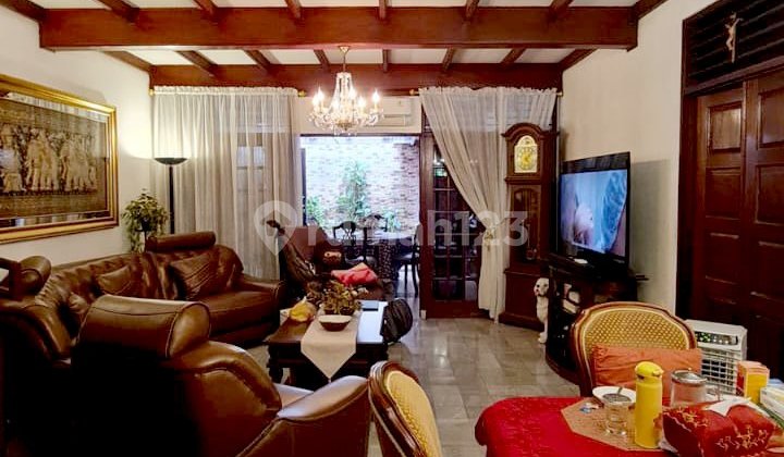 Komplek Hijau, Akses Tol & MRT Dekat – Rumah Ideal Keluarga Jakarta 2