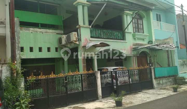 Rumah 2 Lantai di Pejompongan, Luas 165 m2, Lokasi Strategis 2