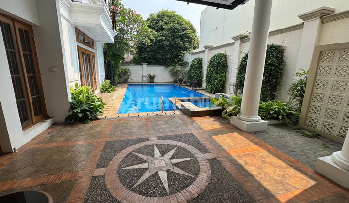 Sewa Rumah Pondok Indah-Siap Huni, Rapi, Pool, Taman Luas, Dekat PIM dan Golf 2