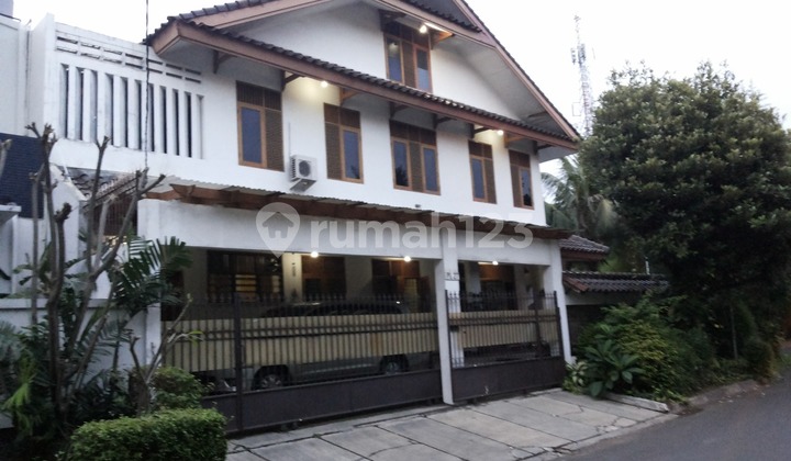 Jual Cepat Rumah di Pondok Indah Jakarta Selatan – 2 Lantai, Dekat PIM & Sekolah Internasional Jual Cepat Rumah di Pondok Indah Jakarta Selatan – 2 Lantai, Dekat PIM & Sekolah Internasional