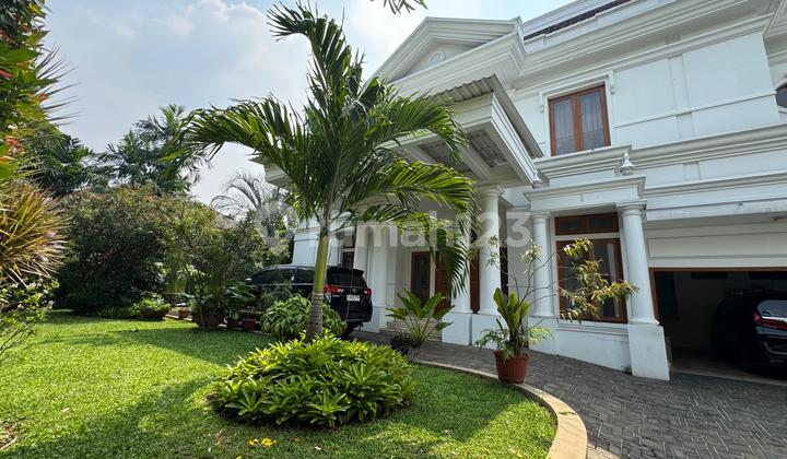 Sewa Rumah Pondok Indah-Siap Huni, Rapi, Pool, Taman Luas, Dekat PIM dan Golf