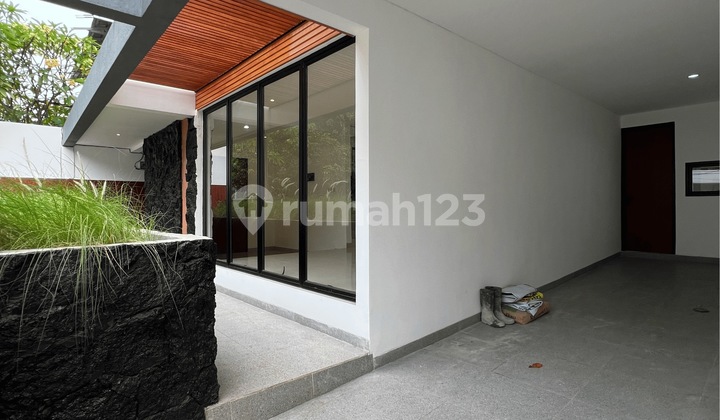 Dijual Rumah Bintaro Brand New, Design Kontemporer + Pool 2