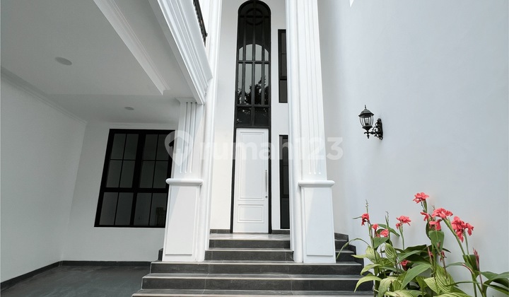 Dijual Rumah Bintaro Full Renovasi Bergaya Classic Design 2