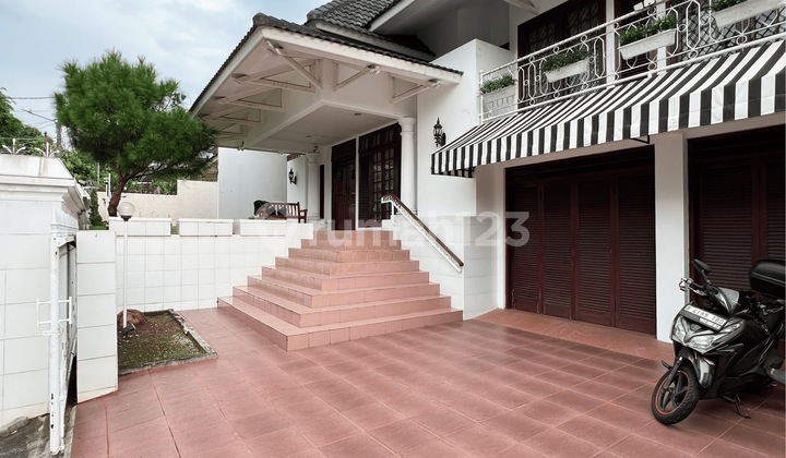 Dijual Rumah Megah Lebak Bulus Lokasi Strategis Bergaya Classy 2