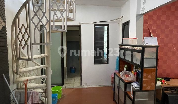 di Jalan cideng perumahan apita Butuh Renovasi SHM Selatan 5