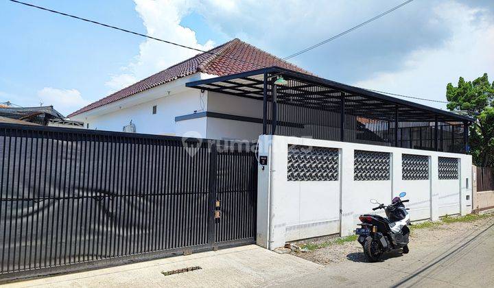 Rumah di Jalan simaja utara 21
 1