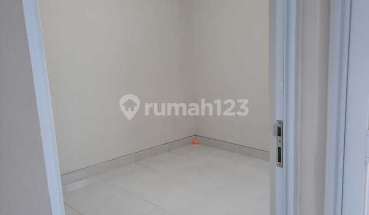 Nice House In Canna Cluster Paramount Petals Housing, Paramount Petals Housing Canna Cluster, Jl. Paramount Petals Boulevard Ready to Occupy