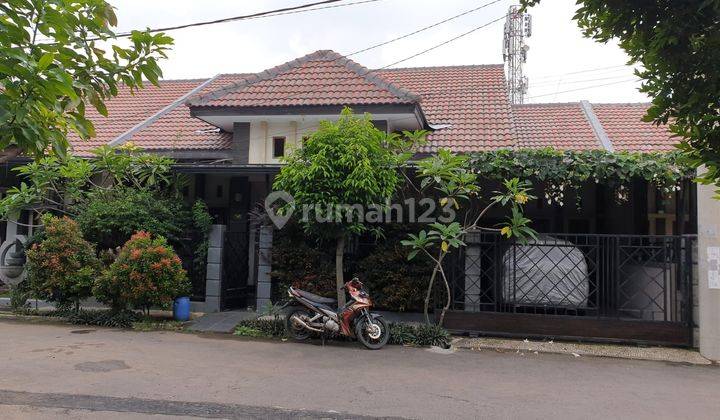 Rumah Asri di Graha Kemuning Residence 1