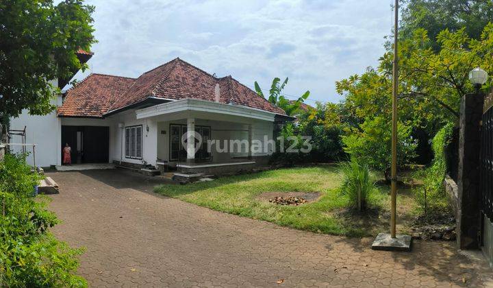 Rumah Pinggir Jalan Raya di Kesambi  2